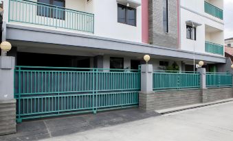 RedDoorz Plus at Buah Batu