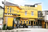 Pemda 22 Mansion Mitra RedDoorz Hotel dekat RAMAYANA Plaza Jambu Dua
