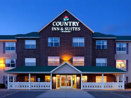 Country Inn & Suites by Radisson, Cottage Grove, MN Отели рядом с достопримечательностью «Hastings RiverWalk»