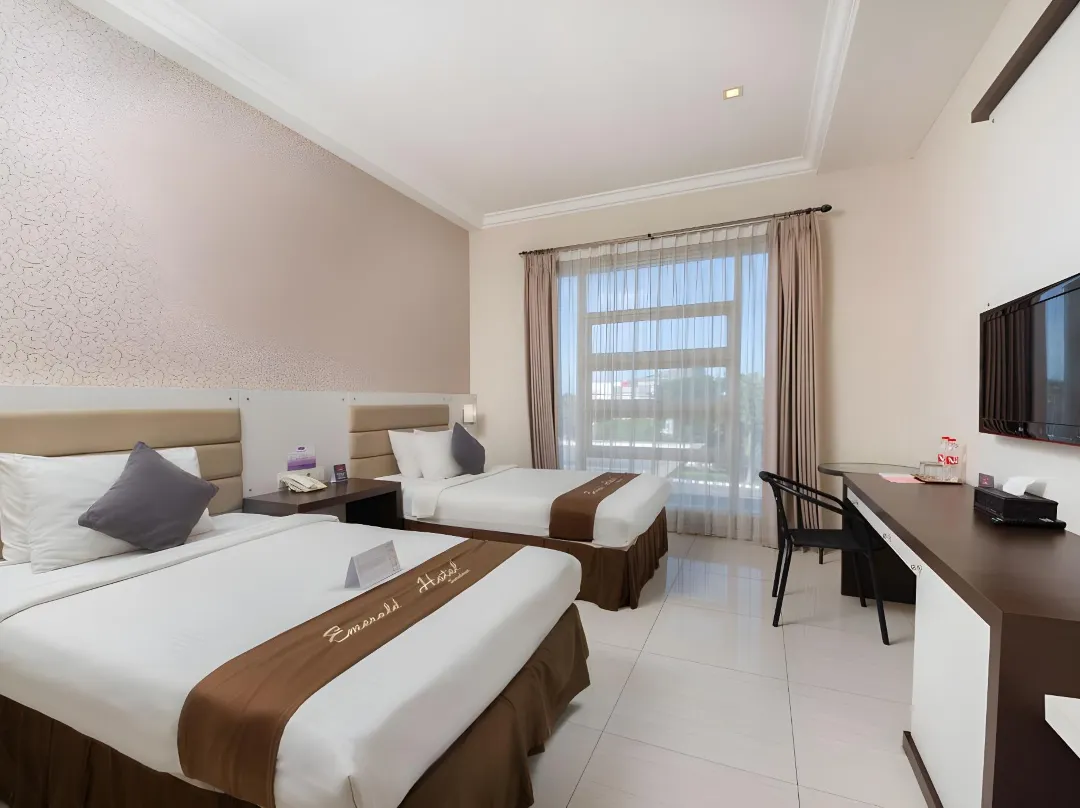 Life Emerald Hotel Surabaya - Surabaya