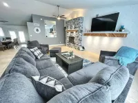 Heated Pool + Fun Outdoor Oasis! Cozy Family Friendly house in Gilbert near Mesa