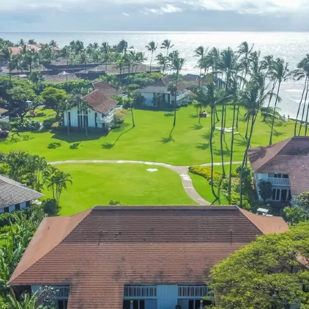 BRAND NEW AC | Ground Floor 1 Bdrm | Peekaboo Ocean View | Pool | 5 Min to Beach
