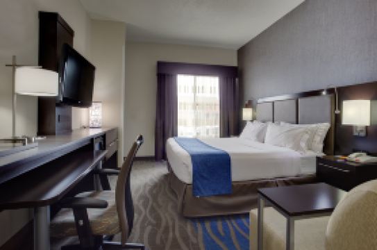 Holiday Inn Express & Suites MEADOWLANDS AREA by IHG