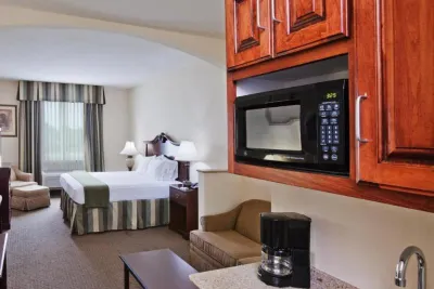 Holiday Inn Express & Suites Woodward Hwy 270