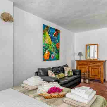 Camelia Blanca Rooms