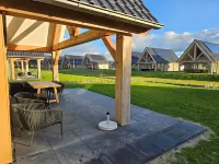 Duinlodge 6 Các khách sạn gần Maatschap P.A.M. Cornelis en J.A. Cornelis Kools