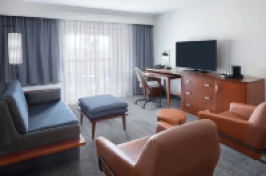 Courtyard Burlington Williston Hotels in Williston