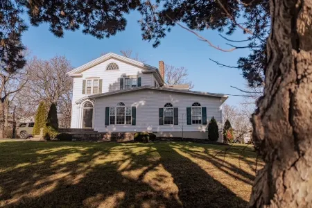 Kellys Suite Отели в г. Женева