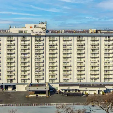 DoubleTree by Hilton New York JFK Airport Hotels near JFK Air Train