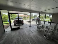 Cozy 2 Bedroom near the Springs