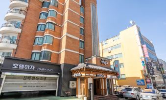 2. 산책한옥호텔..
