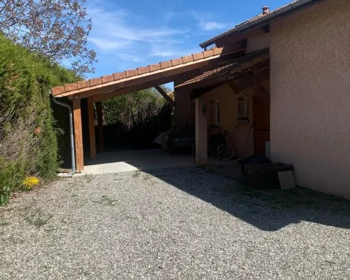 South-facing villa in the heights of GAP with panoramic mountain views Hôtels à : Gap