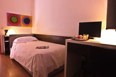 Hotel Garni Centro Отели рядом со станцией Chiasso Station