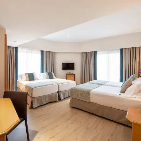 Hotel Praga Отели рядом с достопримечательностью «Усера»