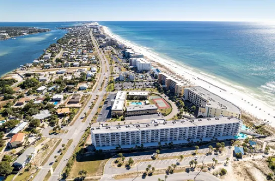 Seacrest 710 is 2 Br Top Floor Gulf Side Unit - Beautifully Decorated by RedAwning