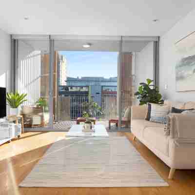 Waterloo St Apartments by Urban Rest Rooms