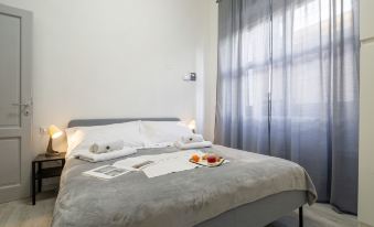 Central Station Apartment by Mmega