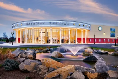 Wyndham Gettysburg Hotel & Conference Center Отели в г. Боннеовилл