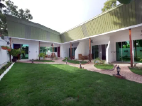 アロナ ゲッコー イン