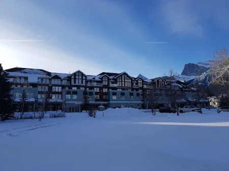 Sunset Resorts Canmore and Spa Отели в г. Канмор