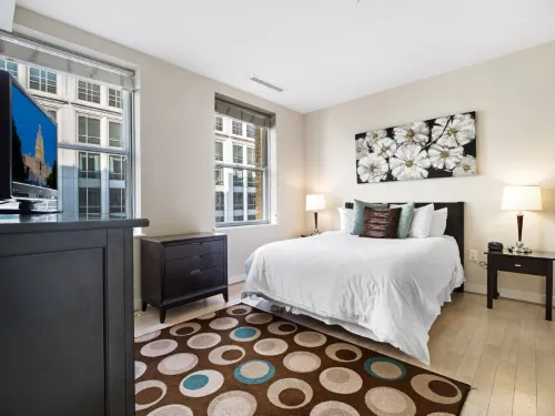 Global Luxury Suites at the White House