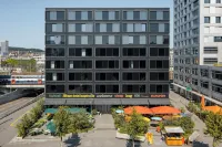 25アワーズ ホテル アム ハウプトバーンホフ HWZ Zurich University of Applied Sciences in Business Administration周辺のホテル