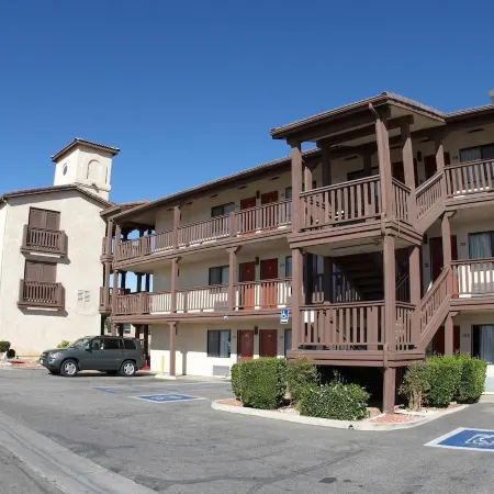 Palms Inn & Suites