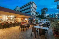 A Hotel Side - Frühstück