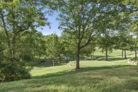 Holiday Ridge Escape - Holiday Hills Branson - Golf Resort - Outdoor Pools