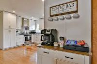 Aiken Rd - 6 Br - Hot Tub and Game Room Hotels in Marshall