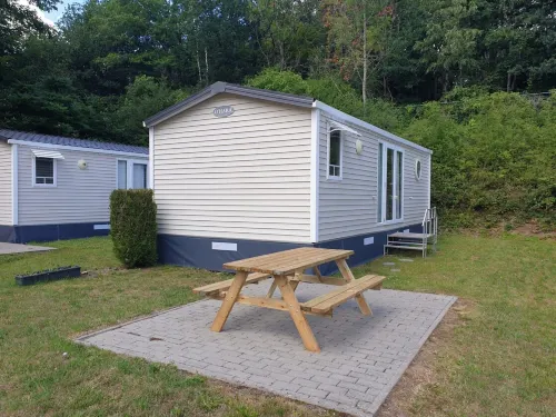 Chalet in Olloy-Sur-Viroin with Patio