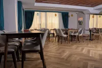 Crown Hotel - breakfast