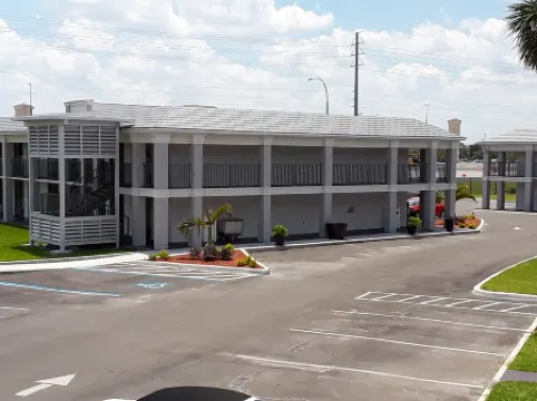 Clarion Inn & Suites Across from Universal Orlando Resort