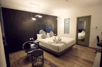 Humming Bird Hotel & Banquet Hotels in Anand