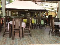 Little Mermaid Dive Resort Hotels in Daanbantayan