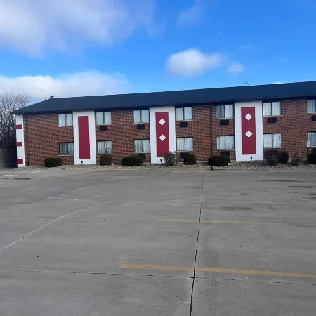 Ramada by Wyndham Cedar Rapids South