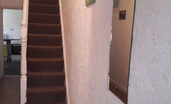 Homely 4-Bed House in Manchester