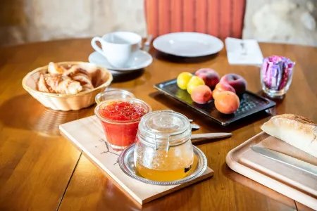 Chateau de la Vieille Chapelle Отели в г. Сен-Венсан-де-Поль