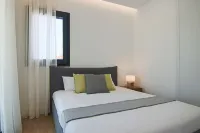 Phaedrus Living: Sea View Anna Residence 202