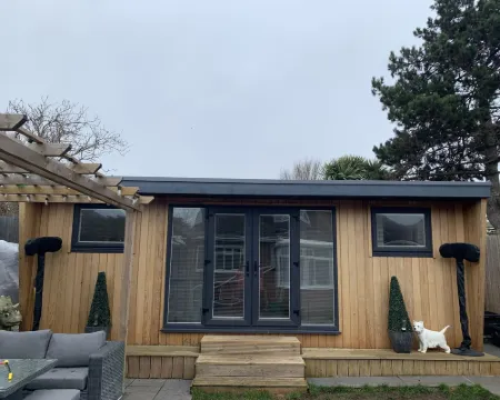 旅館,有空調,免費停車,迷你吧 霍夫酒店