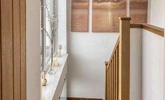 Remarkable Seaside Apartment - Sleeps 4