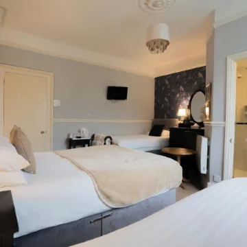 Maison Dieu Guest House