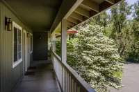 The Jack London Lodge