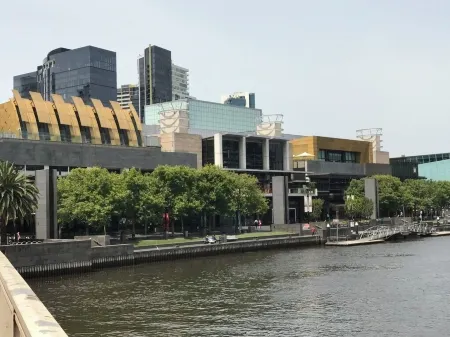 113 Hoddle Отели рядом с достопримечательностью «Абботсфорд Конвент»