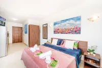 Islet Promenade Studio with Seaview