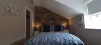 Frontview Cottage - Two Bedroom - Sleeps 6 Guests