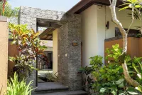 Sukanami Villa Ubud by Ecommerceloka Hotels near TOKO WIJAYA