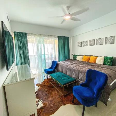 Spacious Apto with Spectacular Views of the Beach