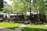Hotel Twenties Tbilisi - Stay & Dine