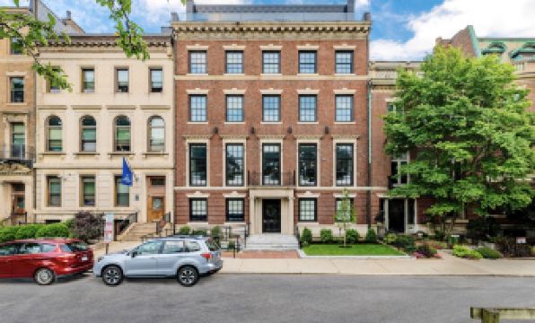 Maverick Suites at 28 Fenway